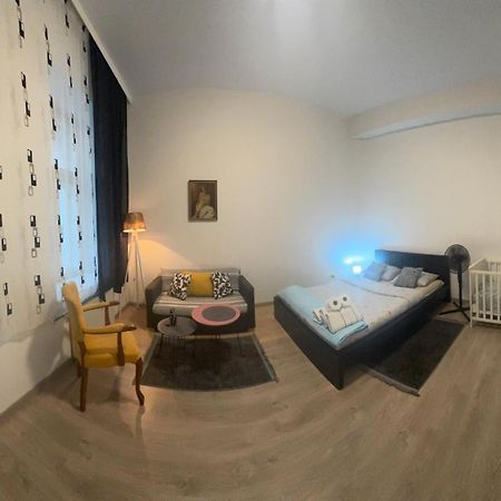Ganze Klein Unterkunft 1100 Wien Exteriör bild